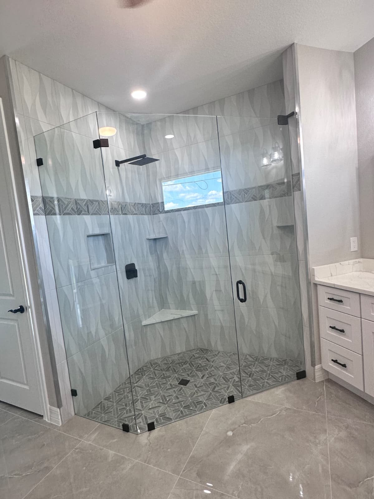 Shower Doors service by Installations y Assemble by Gamboa LLC